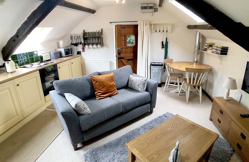 Lampeter Cottage | Red Kite Cottage - Romantic Retreat with Stunning Views & Two Private Meadows