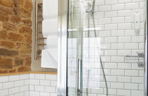 Adderbury Hotel | Red Lion Hotel Adderbury by Greene King Inns