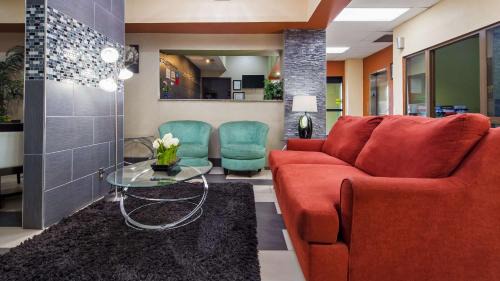 Blue Springs Hotel | Red Lion Inn & Suites Blue Springs