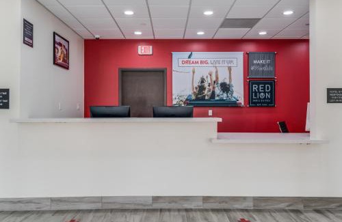 Katy Hotel | Red Lion Inn & Suites Katy