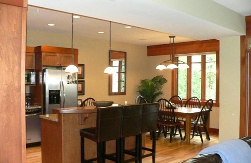 Rossland House | Red Mountain Resort Mountainside Chalet. Minutes from World Class Skiing