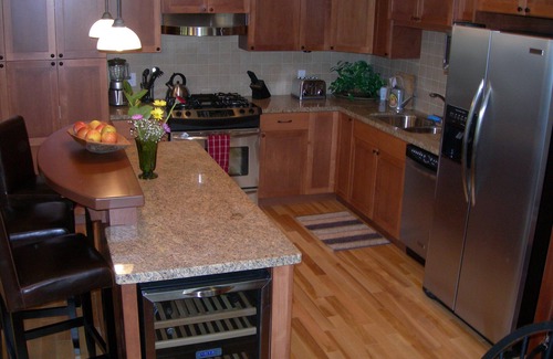 Rossland House | Red Mountain Resort Mountainside Chalet. Minutes from World Class Skiing