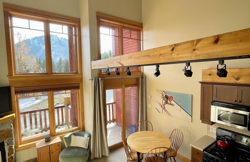 Rossland Condo | Red Mtn views, Ski/bike in, 2 bed, 2 bath condo. Fireplace!