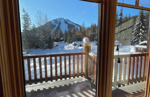 Rossland Condo | Red Mtn views, Ski/bike in, 2 bed, 2 bath condo. Fireplace!