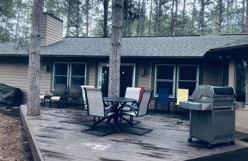 Thompsonville House | Red Pine Retreat