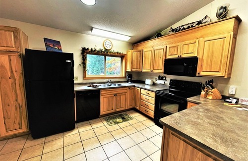 Phillips Condo | Red Pines - Elk Lake Condo #3 | 2 Bed, 1 Bath