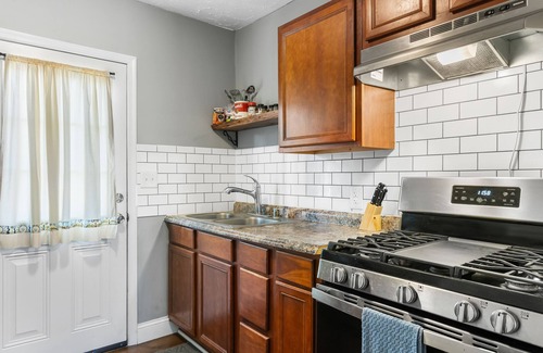 Stanton House | Red River Duplex - Unit 4 - 12 miles to the Gorge!