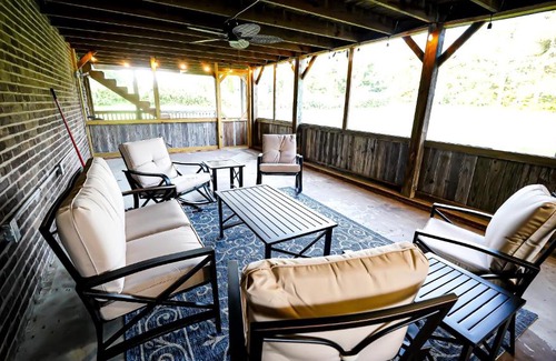 Campton House | Red River Gorge Farmhouse Near Lake Fiber WiFi