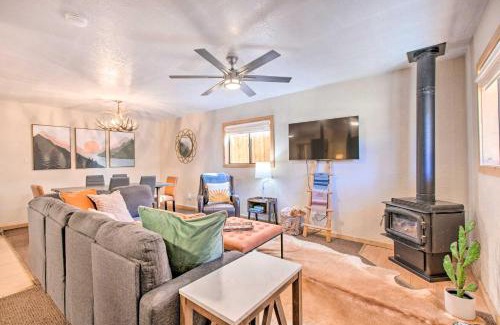 Red River House | Red River Retreat Walk to Lifts, Mtn Views!