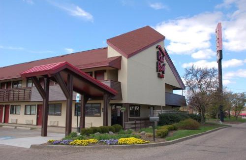 North Canton Hotel | Red Roof Inn Canton