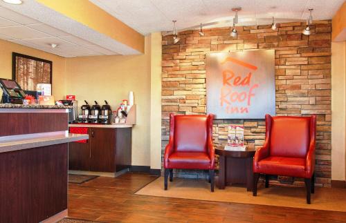 North Canton Hotel | Red Roof Inn Canton