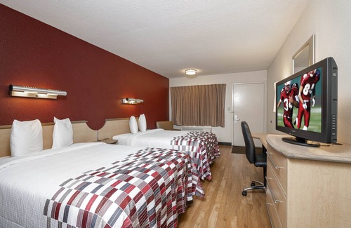 Willoughby Hotel | Red Roof Inn Cleveland - Mentor/Willoughby