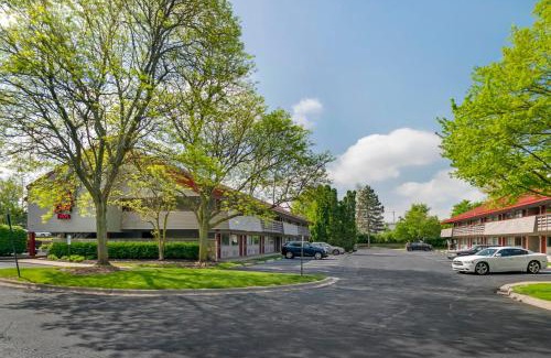 Rochester Hills Hotel | Red Roof Inn Detroit-Rochester Hills/Auburn Hills