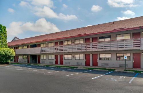 Rochester Hills Hotel | Red Roof Inn Detroit-Rochester Hills/Auburn Hills