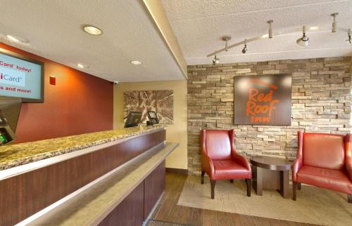 Roseville Hotel | Red Roof Inn Detroit - Roseville St Clair Shores
