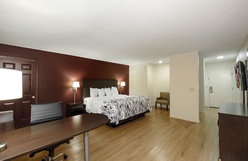 Hillsville Hotel | Red Roof Inn Hillsville
