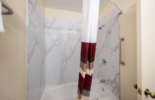 Hillsville Hotel | Red Roof Inn Hillsville