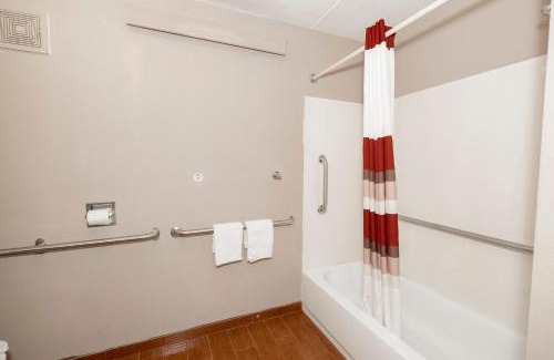 Greater Belhaven Hotel | Red Roof Inn Jackson Downtown - Fairgrounds