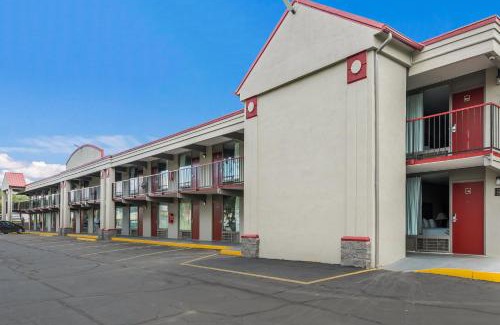 Lenoir Hotel | Red Roof Inn Lenoir