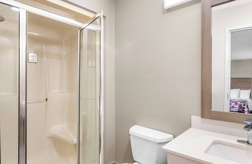 Niagara Falls Hotel | Red Roof Inn Niagara Falls