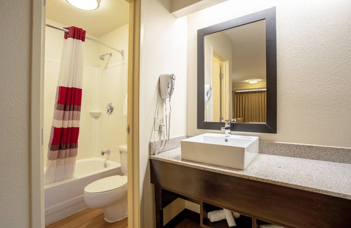 Lutherville Timonium Hotel | Red Roof Inn PLUS+ Baltimore North - Timonium
