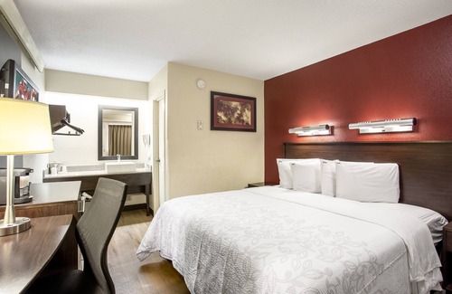 Lutherville Timonium Hotel | Red Roof Inn PLUS+ Baltimore North - Timonium