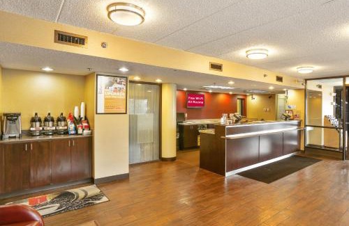 Lutherville Timonium Hotel | Red Roof Inn PLUS+ Baltimore North - Timonium