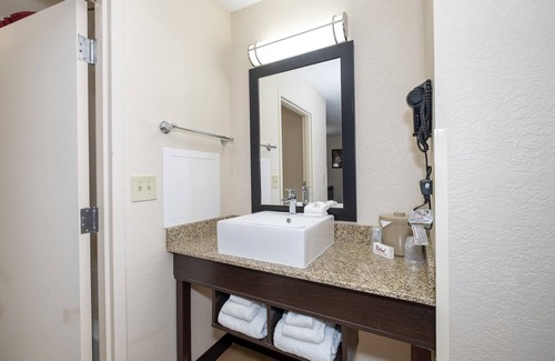 Southpoint Hotel | Red Roof Inn PLUS+ Jacksonville - Southpoint