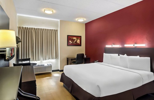 Southpoint Hotel | Red Roof Inn PLUS+ Jacksonville - Southpoint