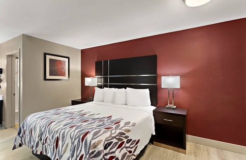 Downtown Hotel | Red Roof Inn Redding