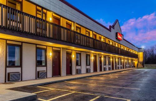 Scottsburg Hotel | Red Roof Inn Scottsburg