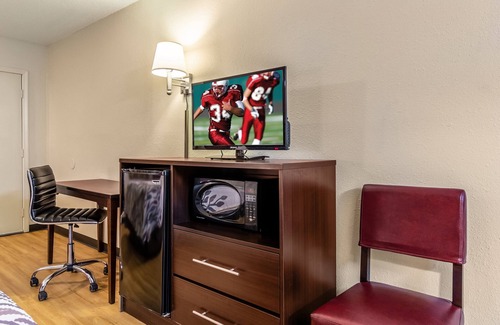 Scottsburg Hotel | Red Roof Inn Scottsburg