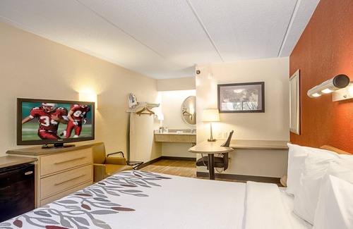 Barton Hotel | Red Roof Inn St Clairsville - Wheeling West