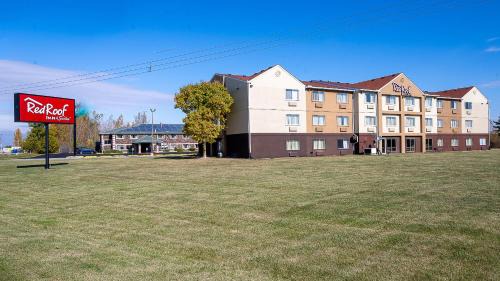 Danville Hotel | Red Roof Inn & Suites Danville, IL