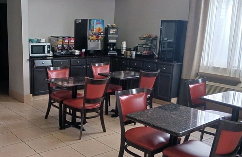 Richland Hotel | Red Roof Inn & Suites Jackson - Richland