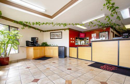 North Fremont Street Hotel | Red Roof Inn & Suites Monterey