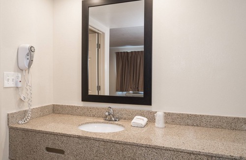 Rio Grande Hotel | Red Roof Inn Wildwood - Cape May/Rio Grande
