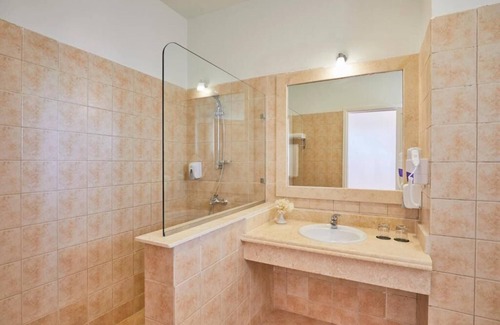 El Quseir Hotel | Red Sea All-Inclusive Resort | 4 Family Rooms, Pools, Private Beach & Dining