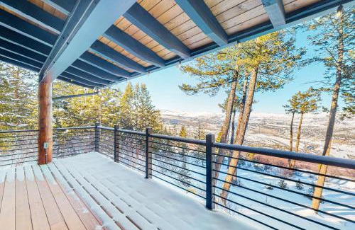Edwards House | Red Sky Luxury Retreat
