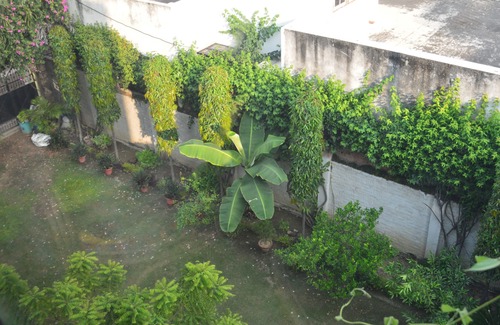 Alambagh Apartment | Redchillies Studio Apartment [ Bedroom + Study Room ] - Sleeps 4