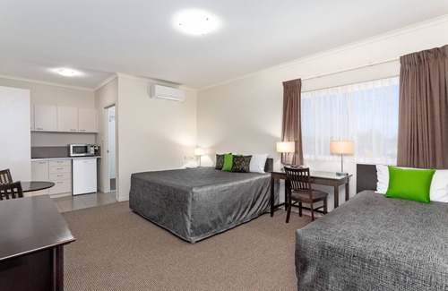 Redcliffe Hotel | Redcliffe Motor Inn