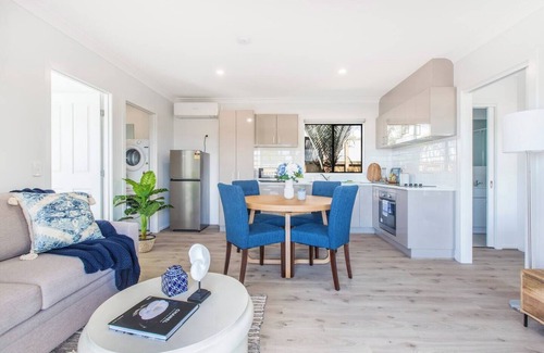 Redcliffe House | Redcliffe Retreat Moreton Bay Coastal Cottage