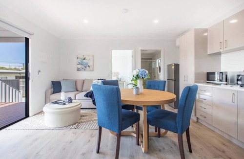 Redcliffe House | Redcliffe Retreat Moreton Bay Coastal Cottage