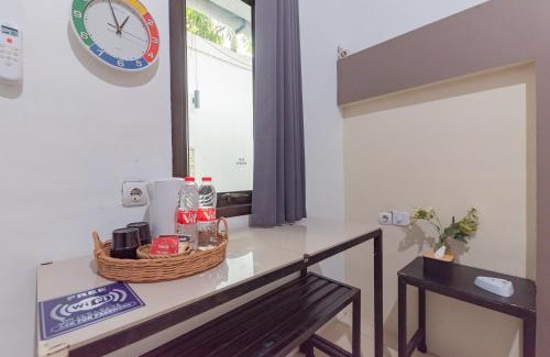 Karawang Hotel | RedDoorz at Jalan Otista Karawang