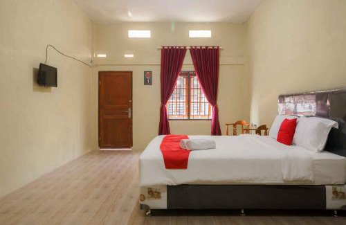 Berastagi House | RedDoorz near Bukit Kubu Berastagi