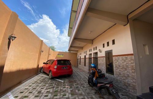 Mojokerto Hotel | RedDoorz near Mojokerto Train Station