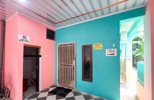 Mojokerto Hotel | RedDoorz near Sunrise Mall Mojokerto