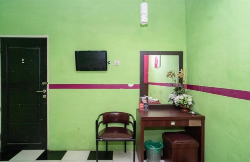 Banjarmasin Hotel | RedDoorz near Uniska Banjarmasin