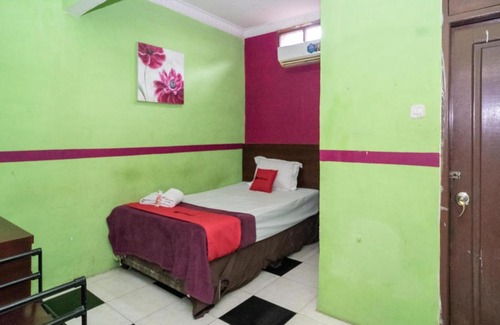 Banjarmasin Hotel | RedDoorz near Uniska Banjarmasin