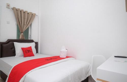 Parepare Hotel | RedDoorz Plus At Lovina Inn Tonrangeng River Side